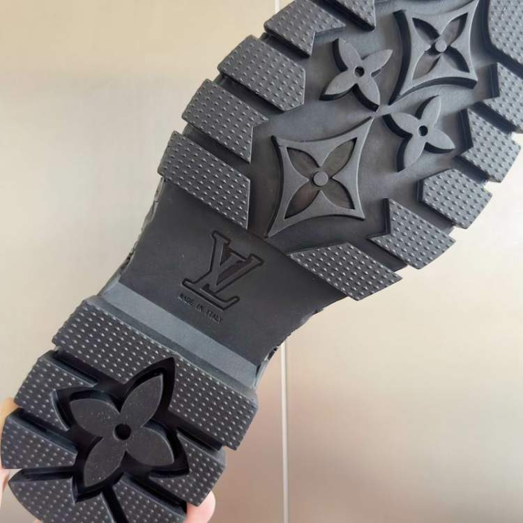 Picture of Louis Vuitton Shoes _SKULVsz38-454cmmnf100814486